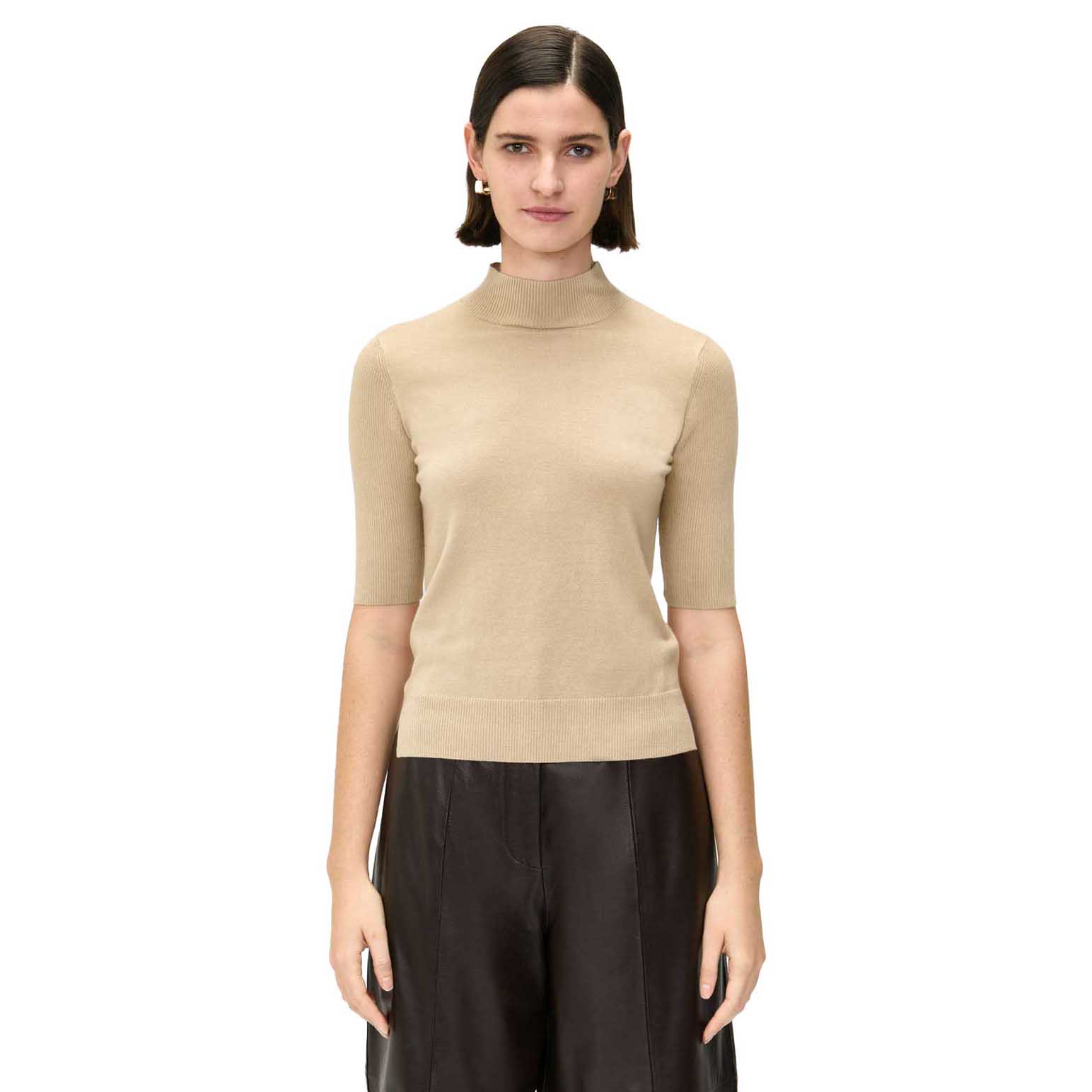 Veronika Maine Essential Short Sleeve Knit